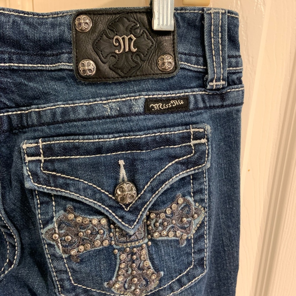 Miss Me Cross Embellished Jeans Size 30
